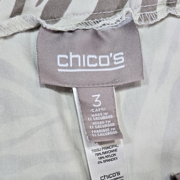 Chico's Cream Tan Zebra Print Pull On Capri Pant Pockets Stretch Vacation Safari - Picture 7 of 10